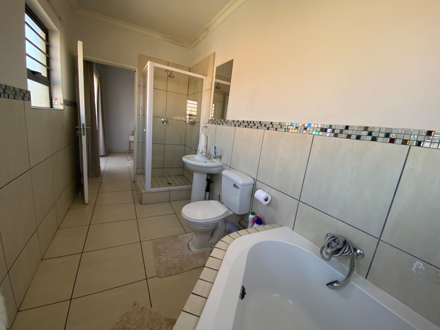 3 Bedroom Property for Sale in Waterval East North West